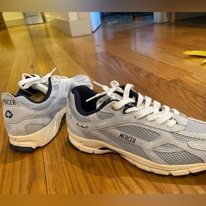 Mercer re-run trainers 8.5 men’s, 10.5 women’s. Light grey